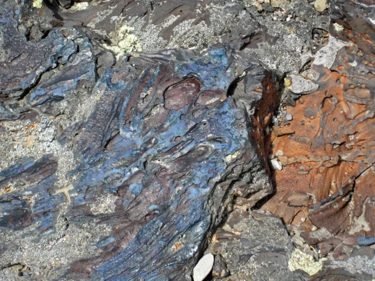 Lava basáltica solidificada, exemplo de rocha da litosfera terrestre